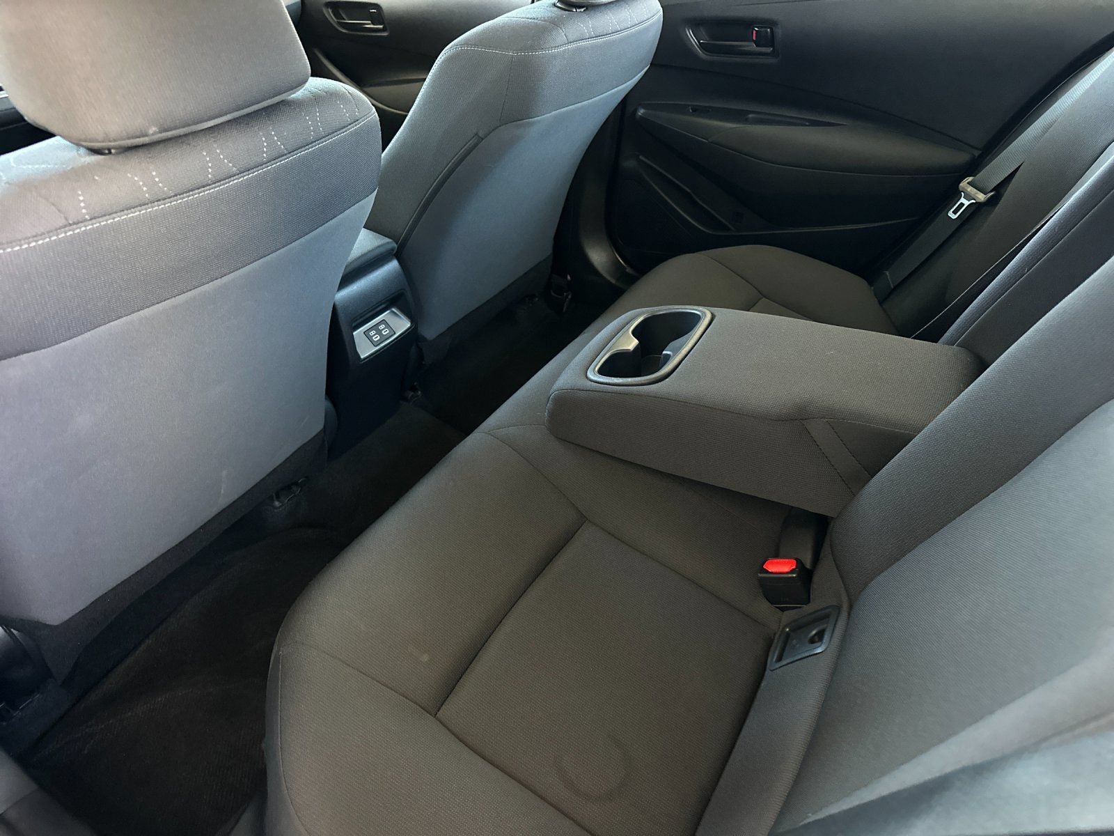 Used 2025 Toyota Corolla LE FWD image 11
