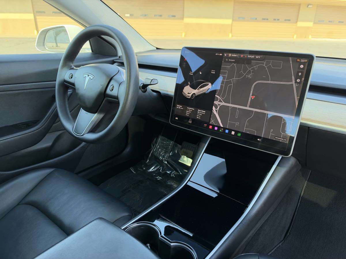 Used 2020 Tesla Model 3 Standard Range Plus RWD image 19