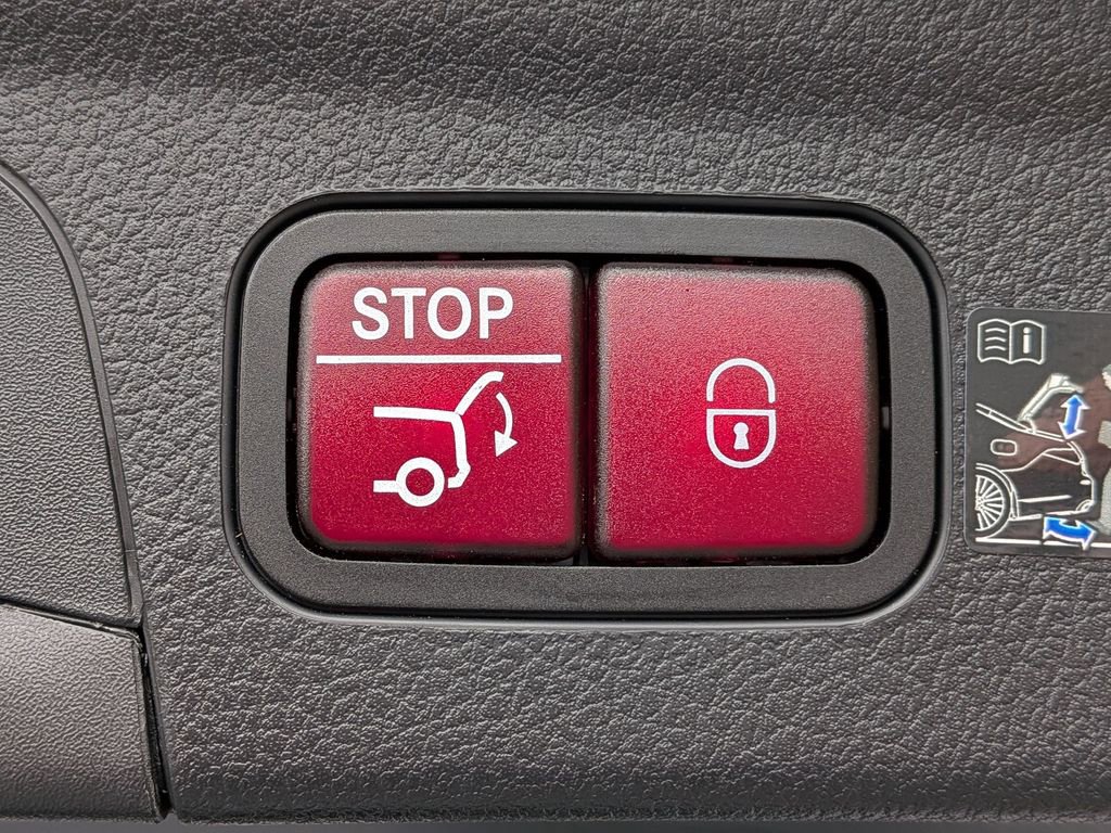 Used 2025 Mercedes-Benz GLE 350 4MATIC image 13