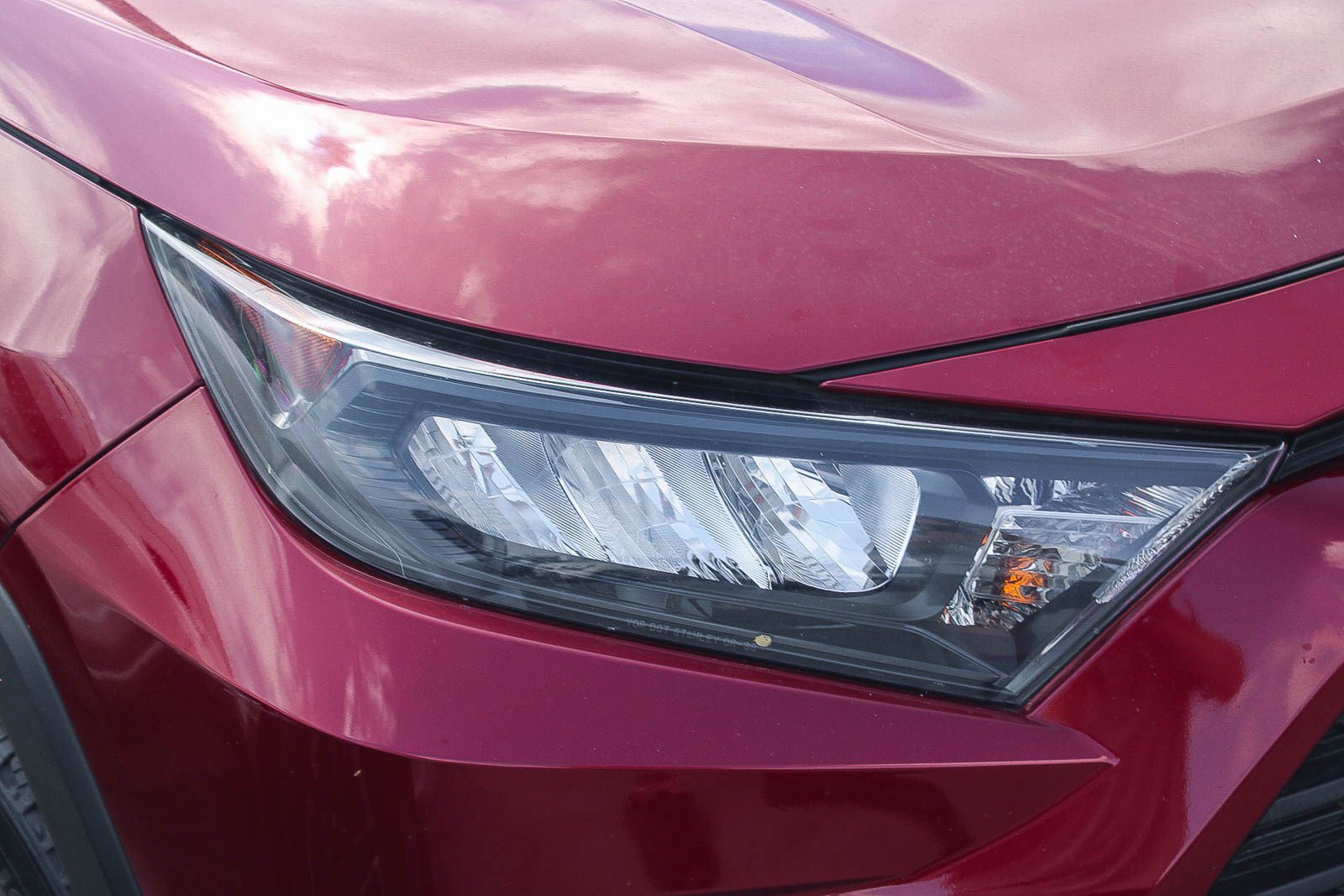 Certified 2022 Toyota RAV4 LE AWD/4WD image 2