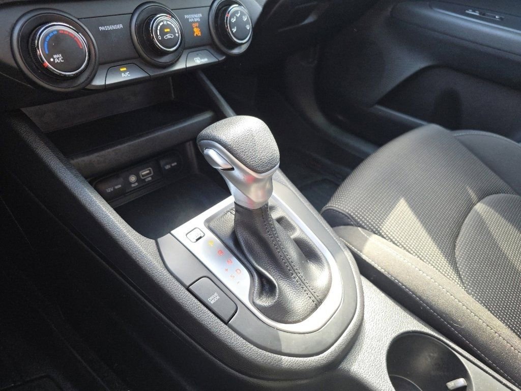 Used 2020 Kia Forte LXS FWD image 31
