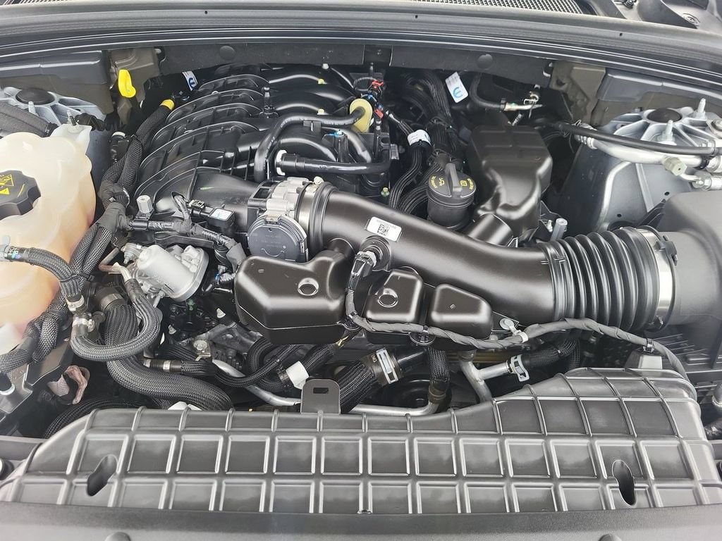Used 2024 Jeep Grand Cherokee Altitude AWD/4WD image 36