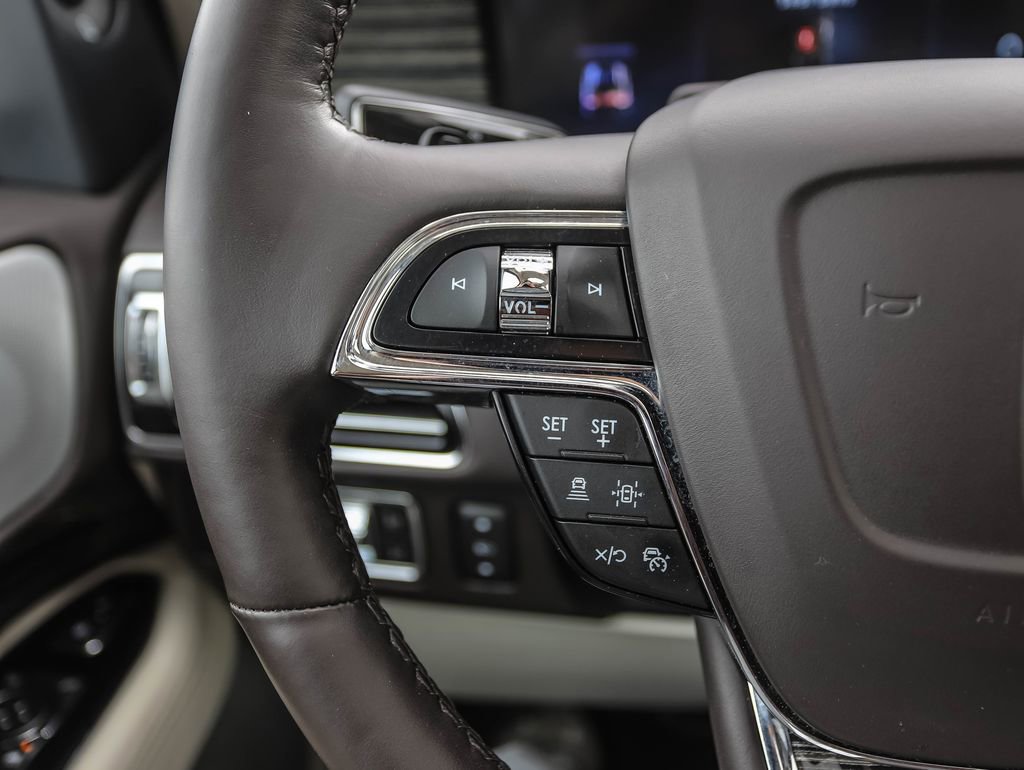 Used 2022 Lincoln Navigator Black Label AWD/4WD image 12