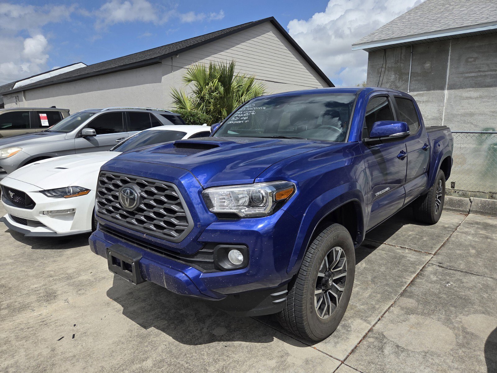 Used 2023 Toyota Tacoma TRD Sport image 3