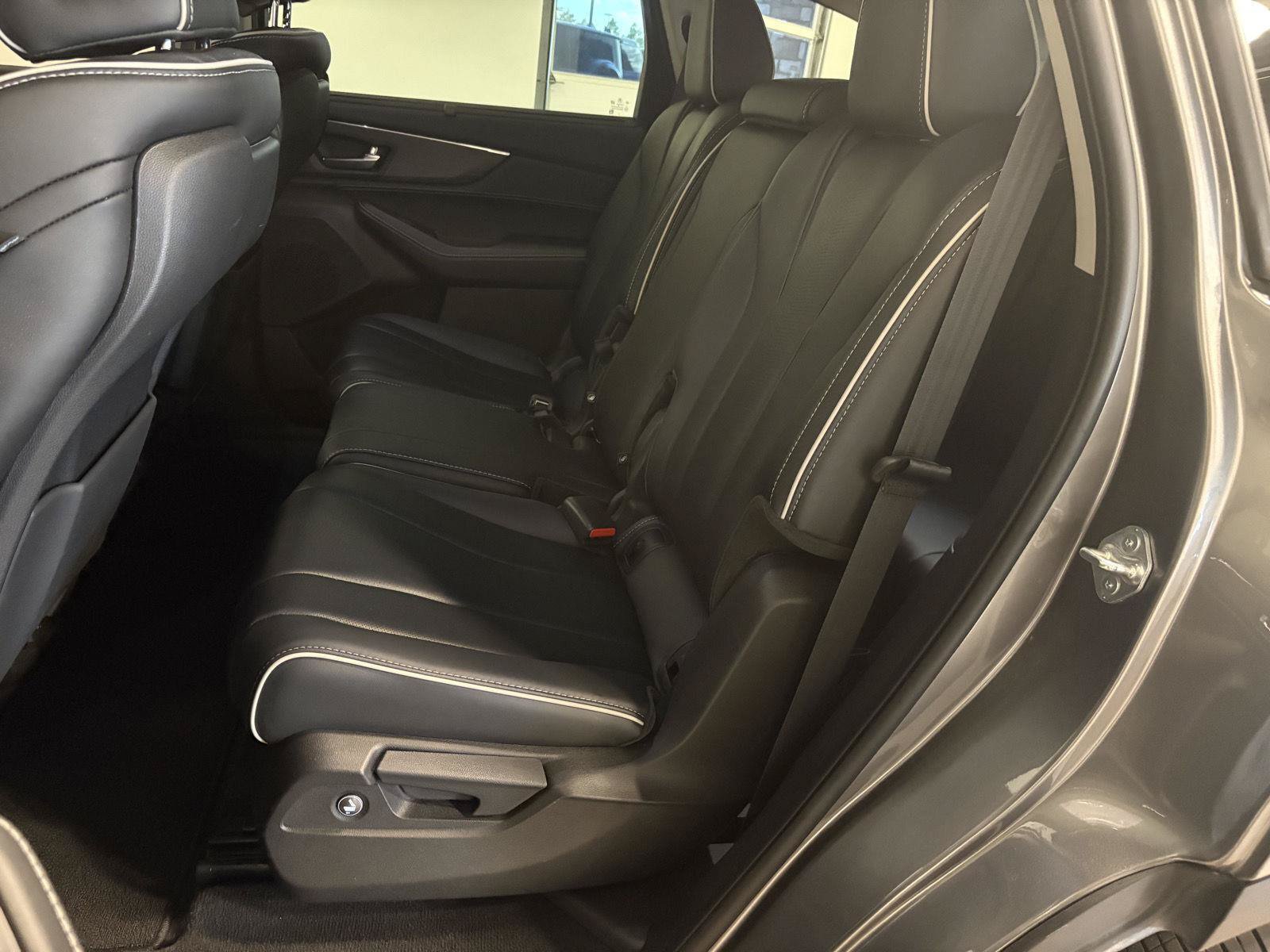 Used 2024 Acura MDX w/ Advance Package AWD/4WD image 36