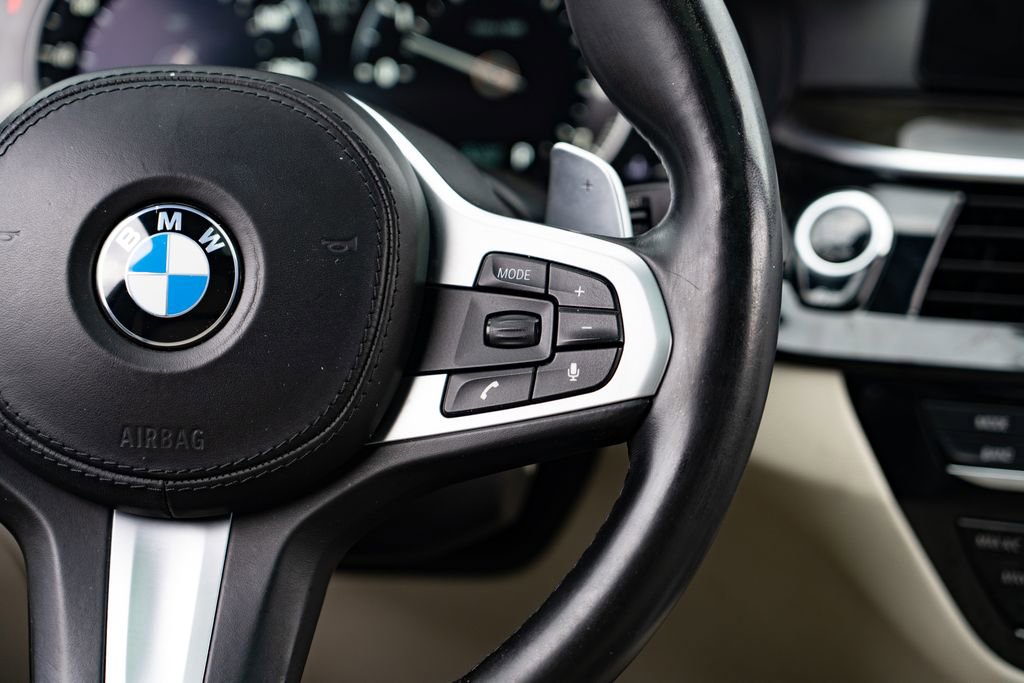 Used 2017 BMW 540i w/ M Sport Package image 19