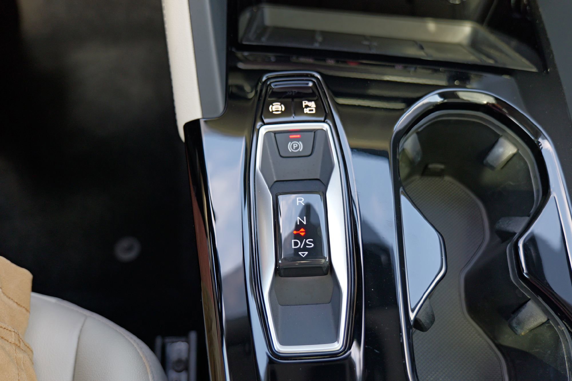 Used 2025 Audi Q5 Premium Plus w/ Premium Plus image 19