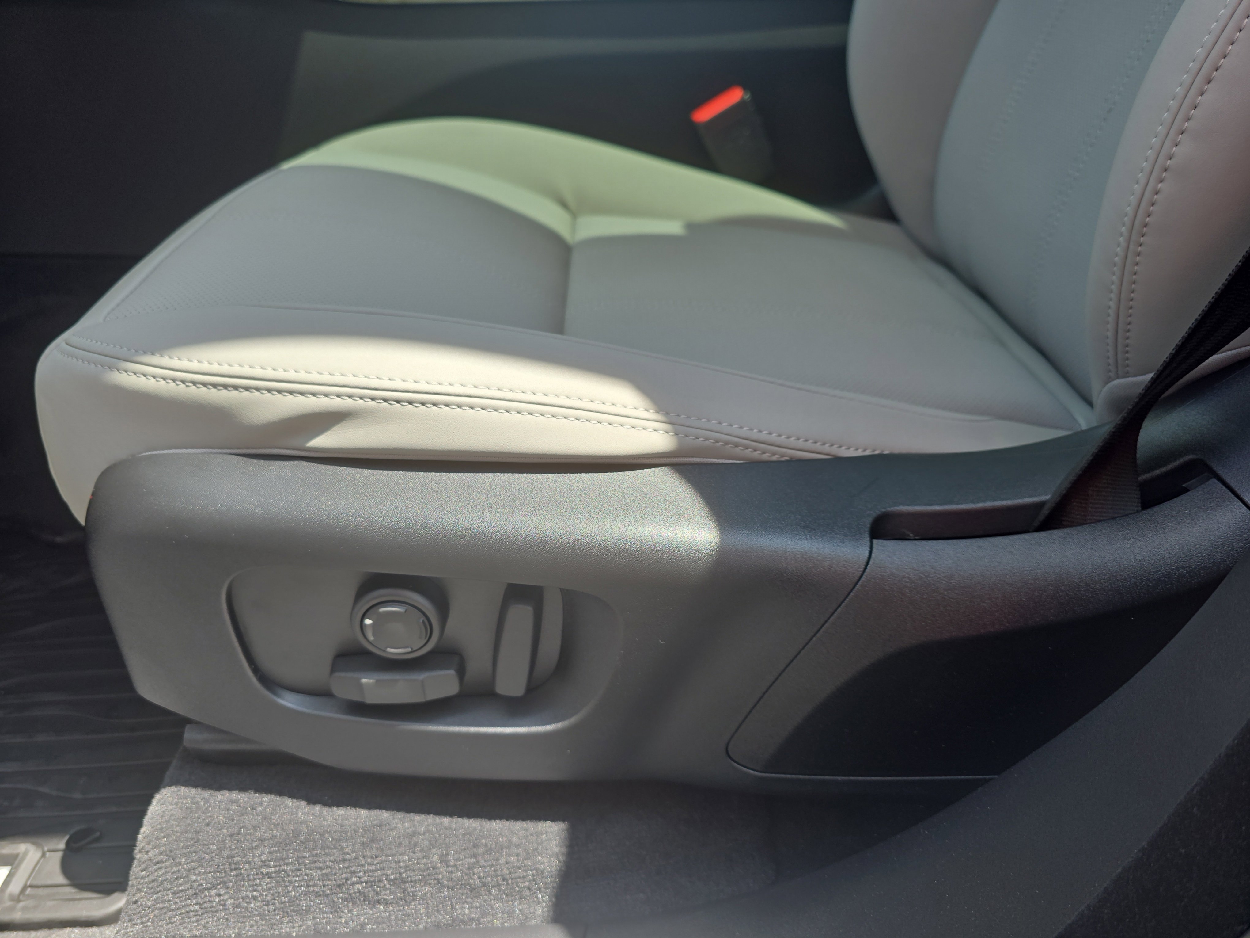 New 2026 Land Rover Range Rover Velar Dynamic SE image 28