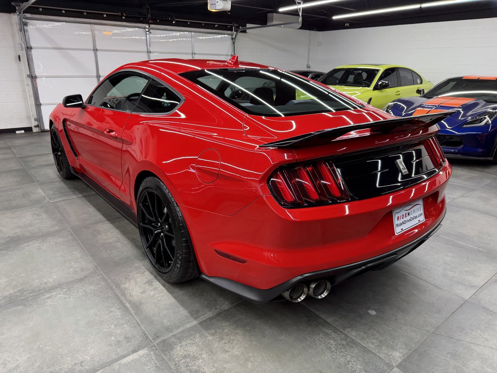 Used 2020 Ford Mustang Shelby GT350 w/ Technology Package image 4