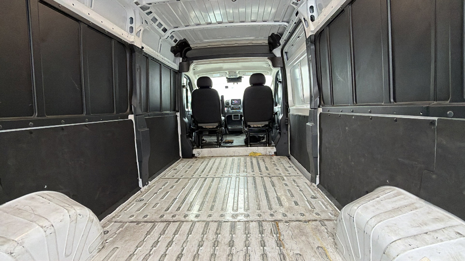Used 2024 RAM ProMaster 2500 w/ Convenience Group FWD image 12