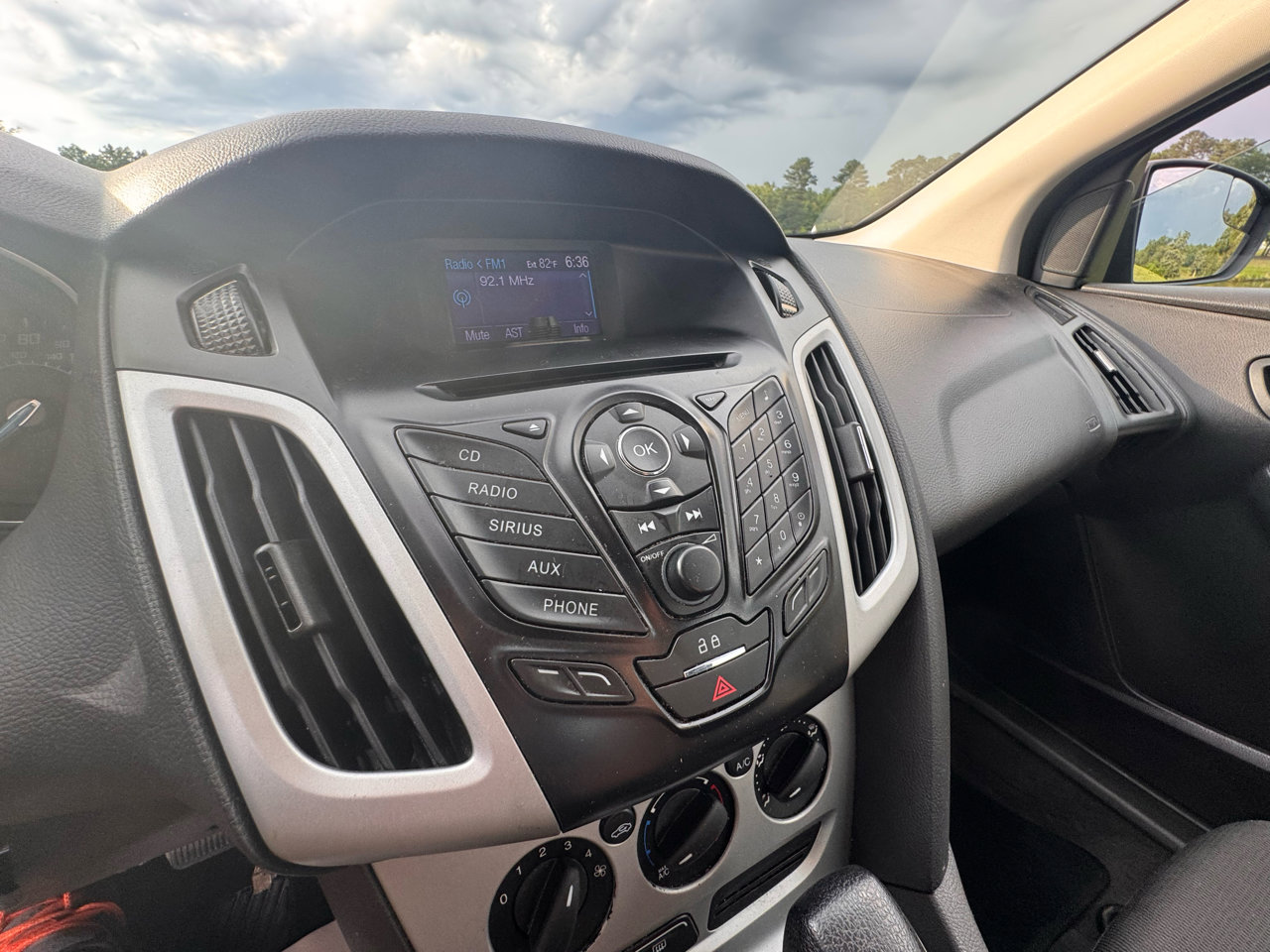 Used 2012 Ford Focus SE image 22