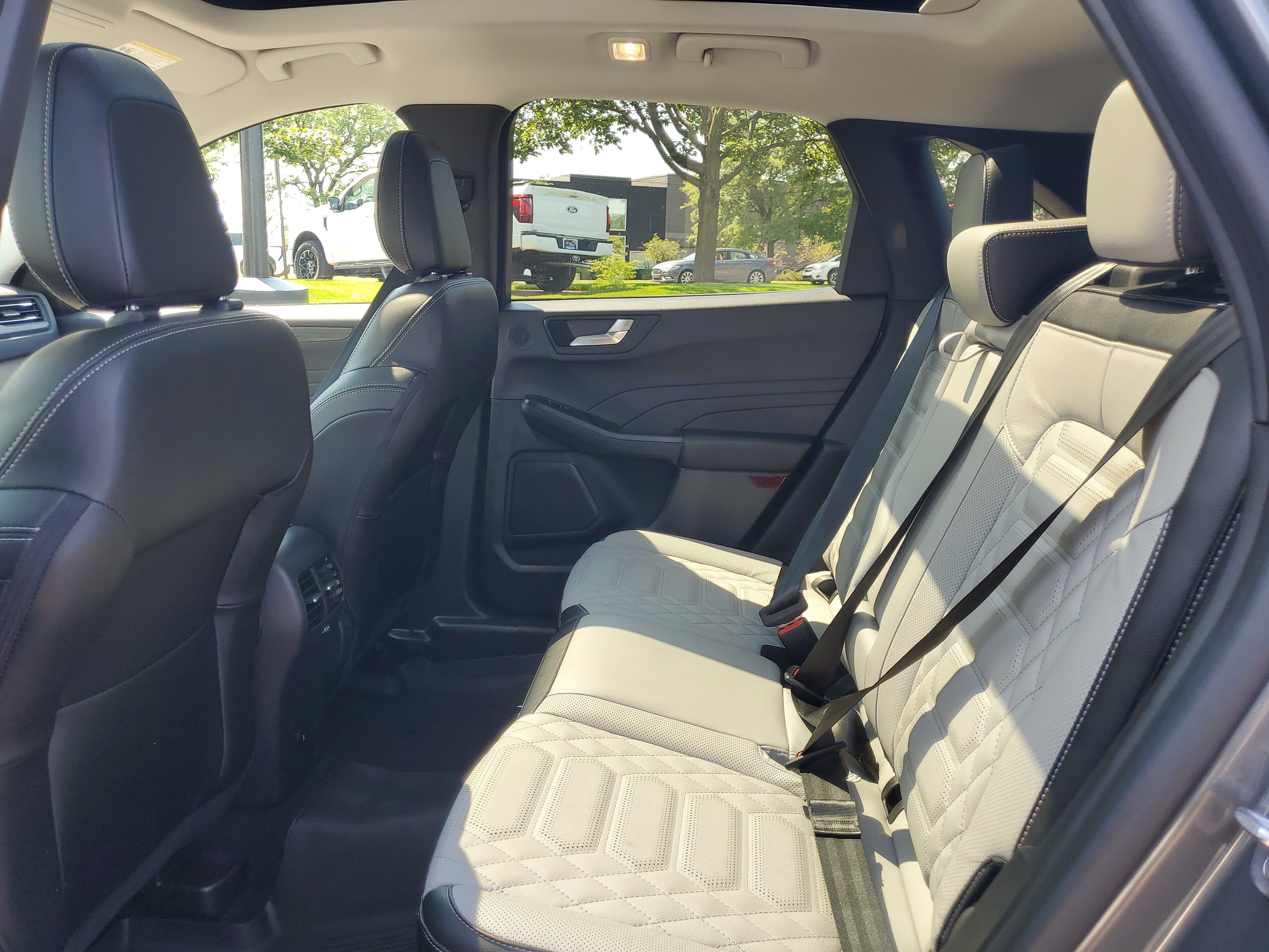 Certified 2023 Ford Escape Platinum w/ Premium Technology Package AWD/4WD image 30