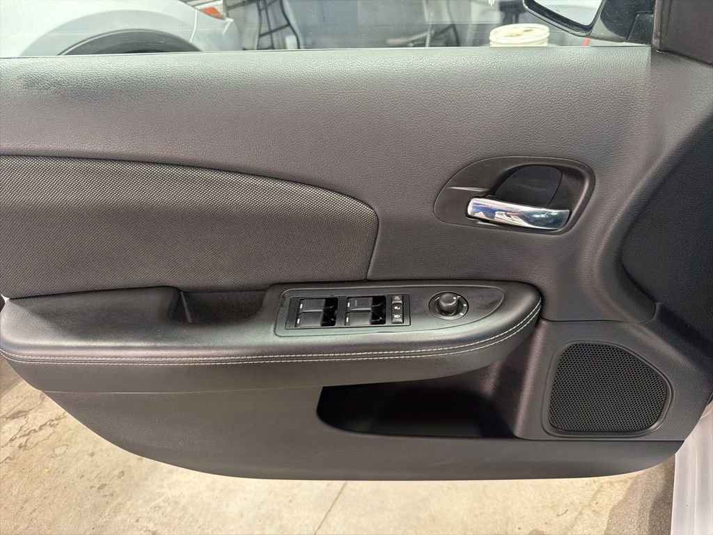 Used 2014 Dodge Avenger SXT w/ Blacktop Package image 12