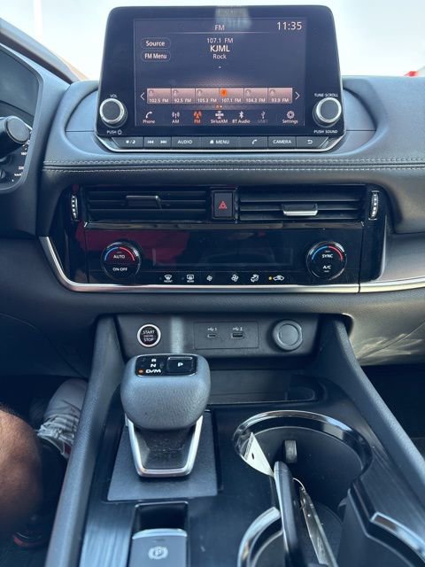 Used 2023 Nissan Rogue SV AWD/4WD image 9