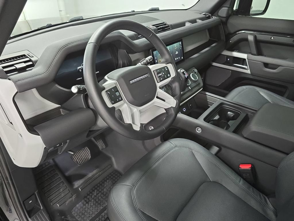 Used 2024 Land Rover Defender 110 S AWD/4WD image 4