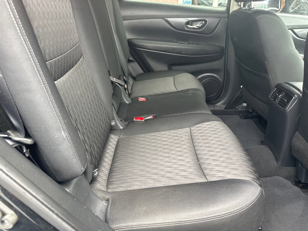 Used 2017 Nissan Rogue SV AWD/4WD image 14