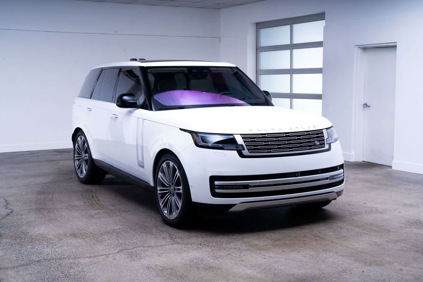 Used 2023 Land Rover Range Rover Autobiography AWD/4WD image 27