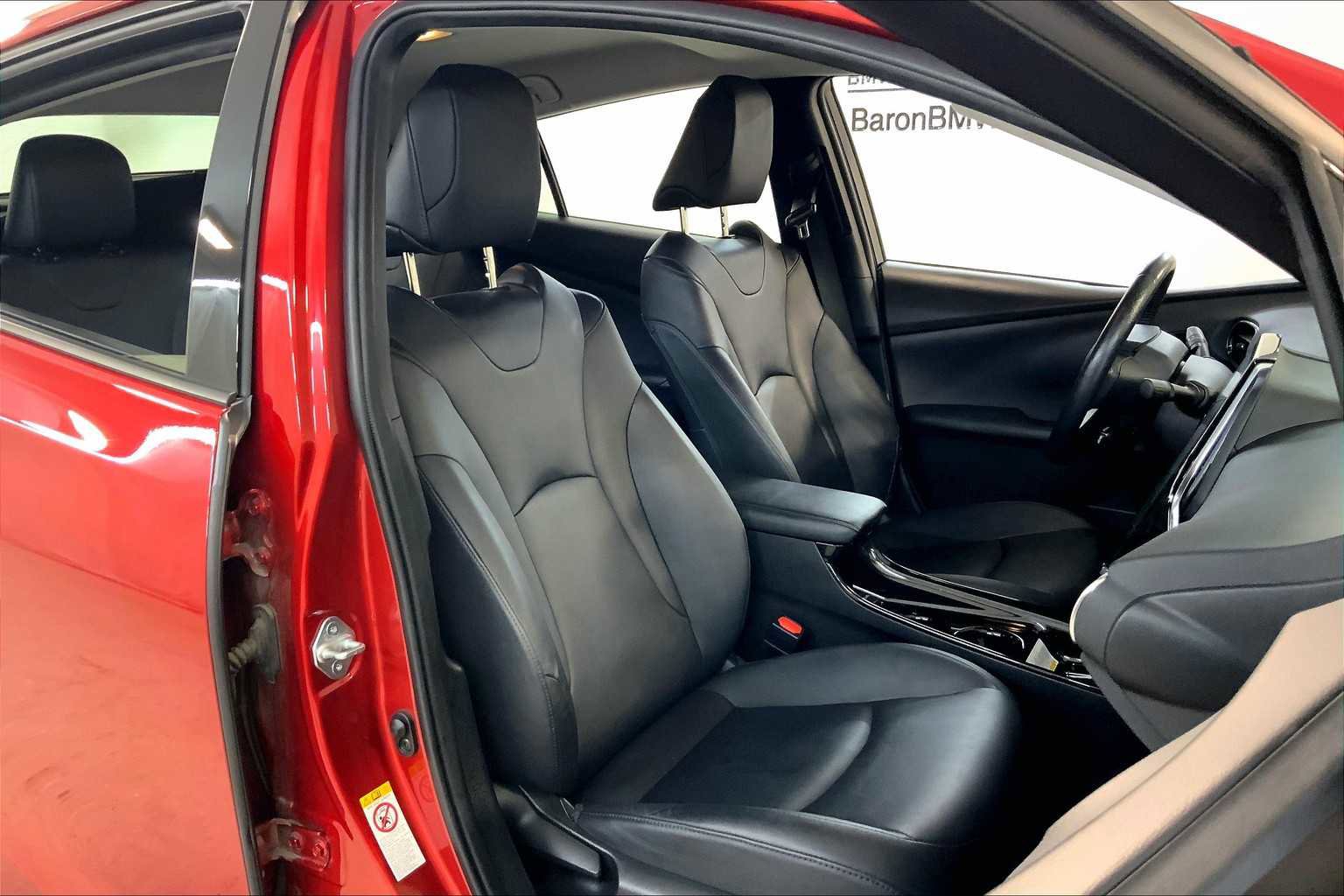 Used 2017 Toyota Prius Prime Advanced image 8