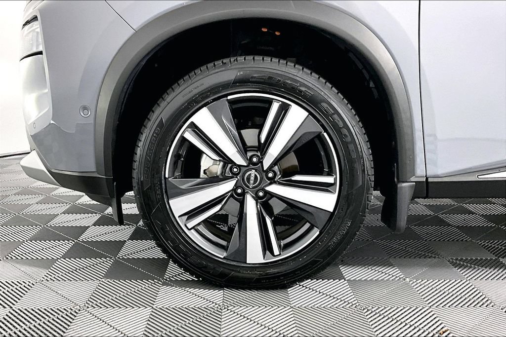 Used 2023 Nissan Rogue Platinum w/ Platinum Premium Package FWD image 8