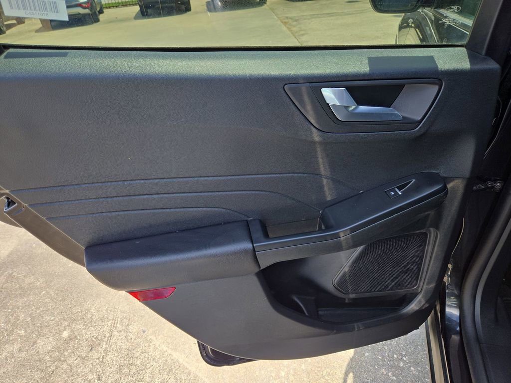 Used 2025 Ford Escape ST-Line AWD/4WD image 26