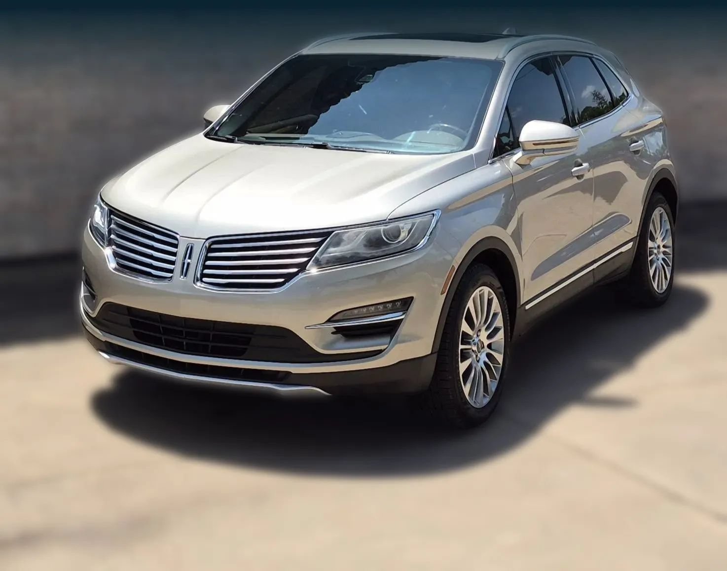 Used 2015 Lincoln MKC FWD w/ Equipment Group 102A Reserve image 4
