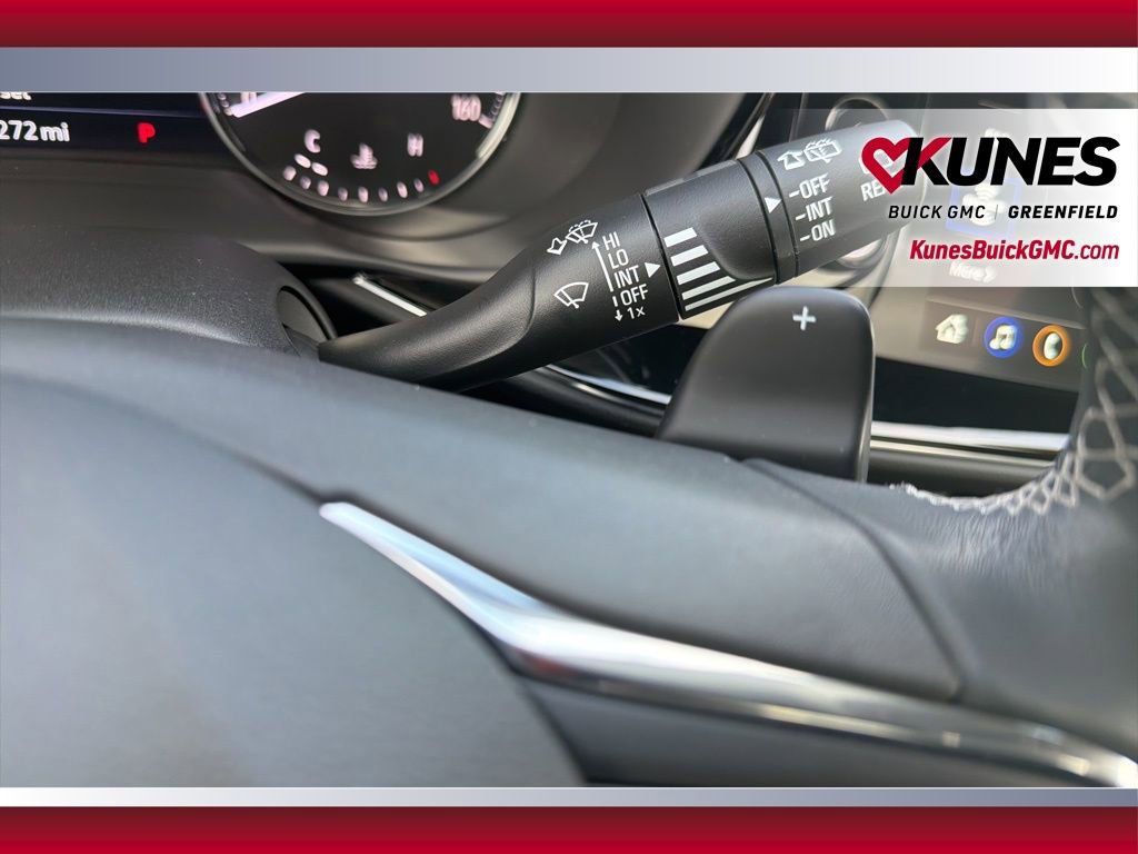 Used 2023 Buick Envision Avenir image 32