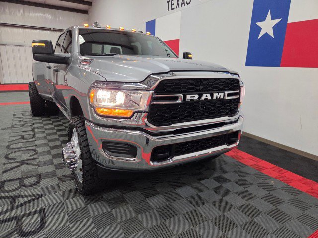 Used 2024 RAM 3500 Tradesman w/ Chrome Appearance Group image 17