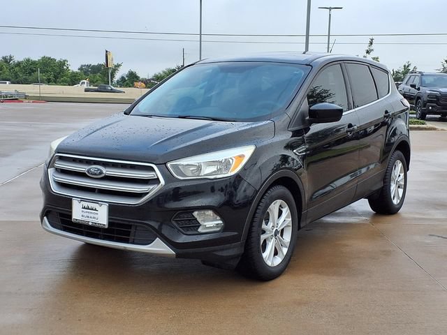 Used 2017 Ford Escape SE FWD image 3
