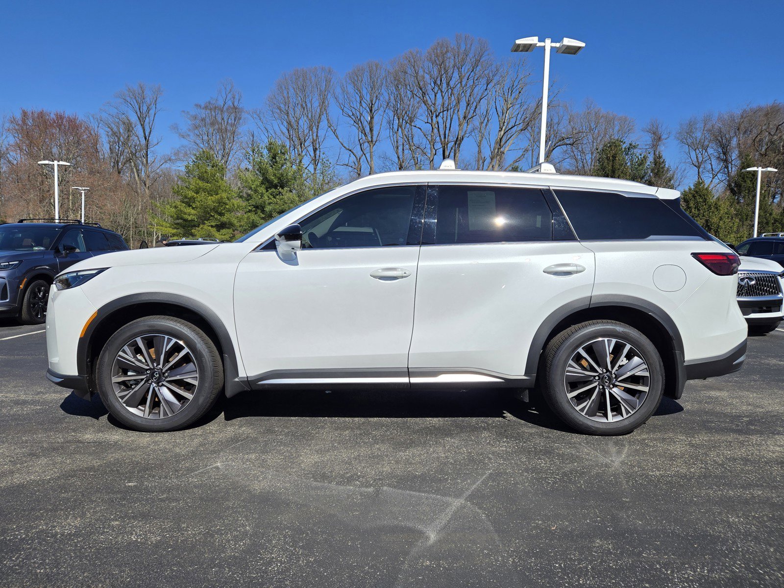 New 2026 INFINITI QX60 Luxe w/ Family Package image 5