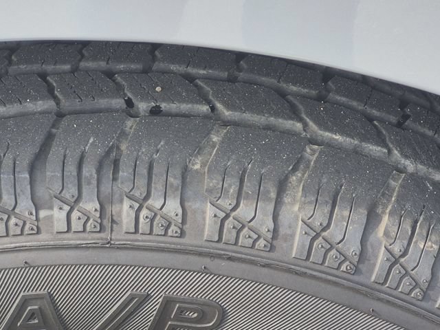 Used 2025 Chrysler Pacifica Select FWD image 18