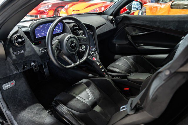 Used 2020 McLaren 720S Spider RWD image 11