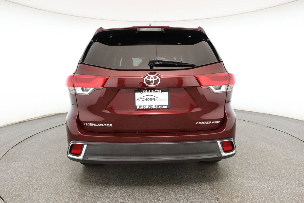 Used 2019 Toyota Highlander Limited Platinum image 5