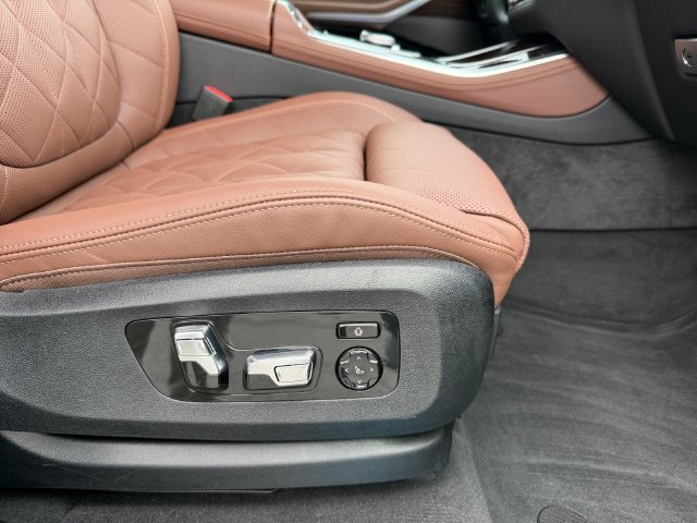 Certified 2026 BMW X5 xDrive50e w/ Climate Comfort Package AWD/4WD image 18