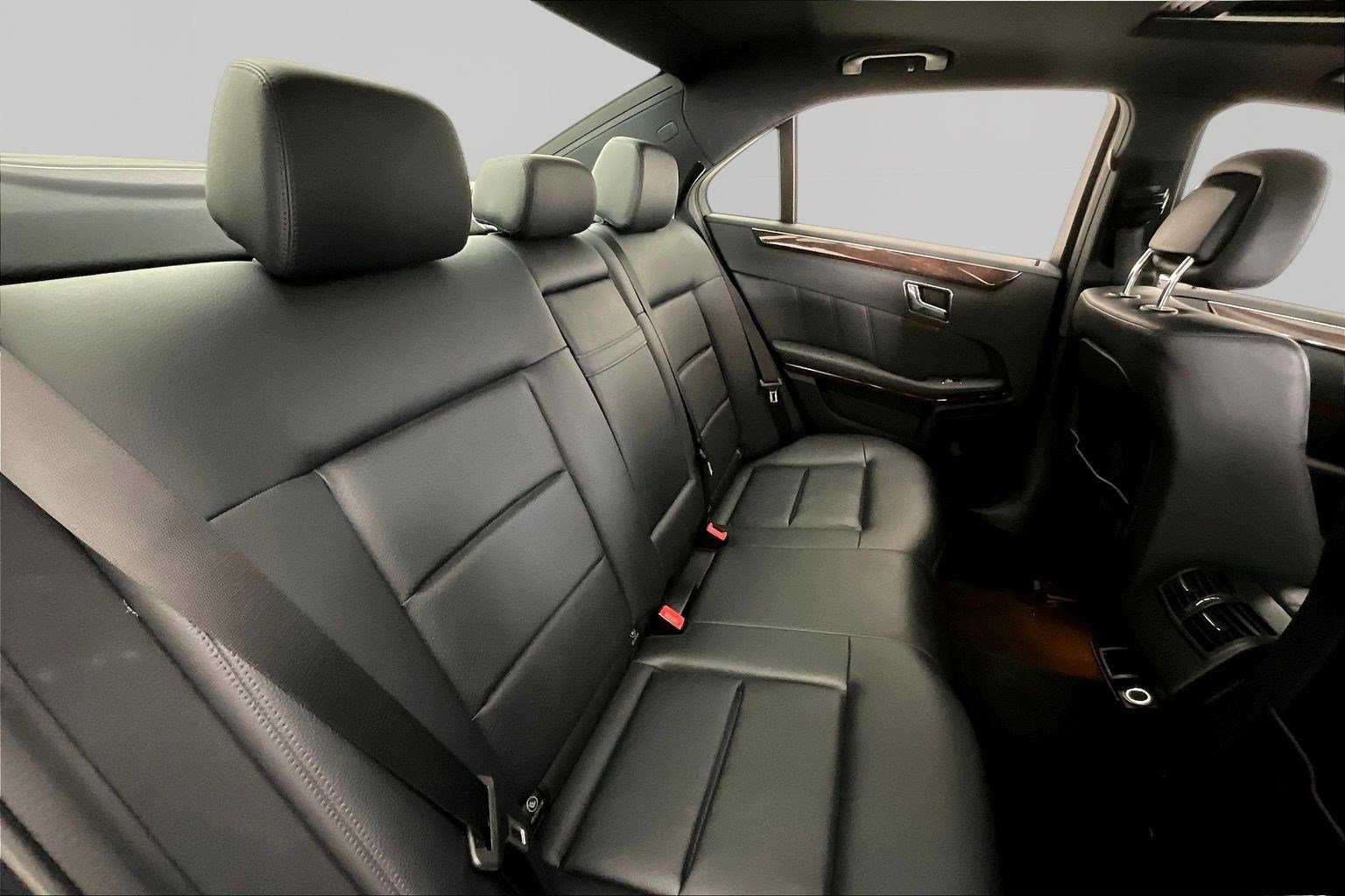 Used 2011 Mercedes-Benz E 350 4MATIC Sedan image 25