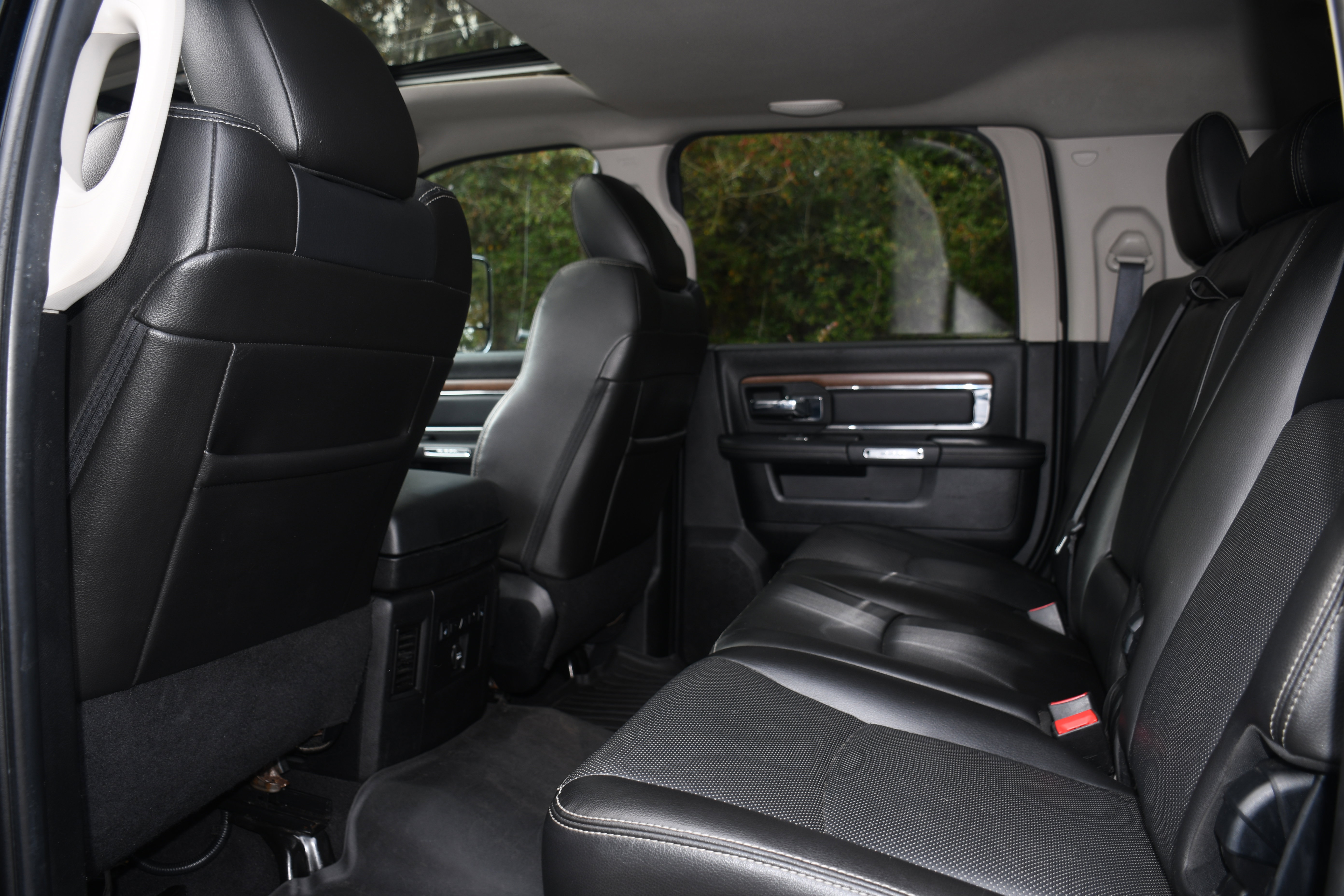 Used 2015 RAM 2500 Laramie image 16