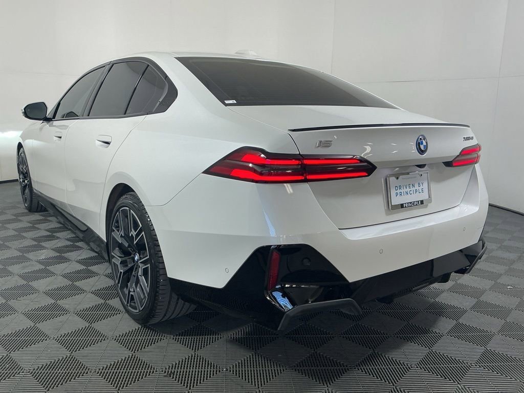 Certified 2025 BMW i5 xDrive40 w/ M Sport Package AWD/4WD image 7