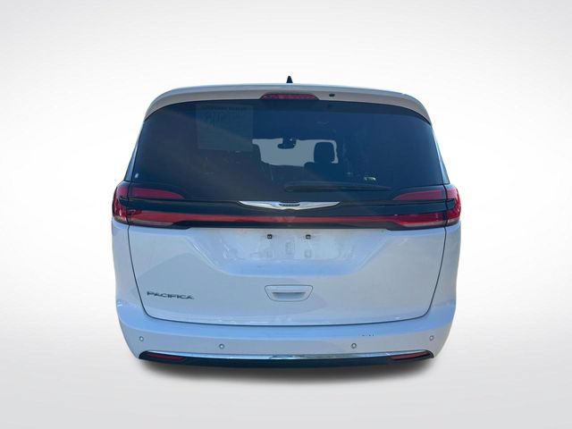 Used 2025 Chrysler Pacifica Select FWD image 8
