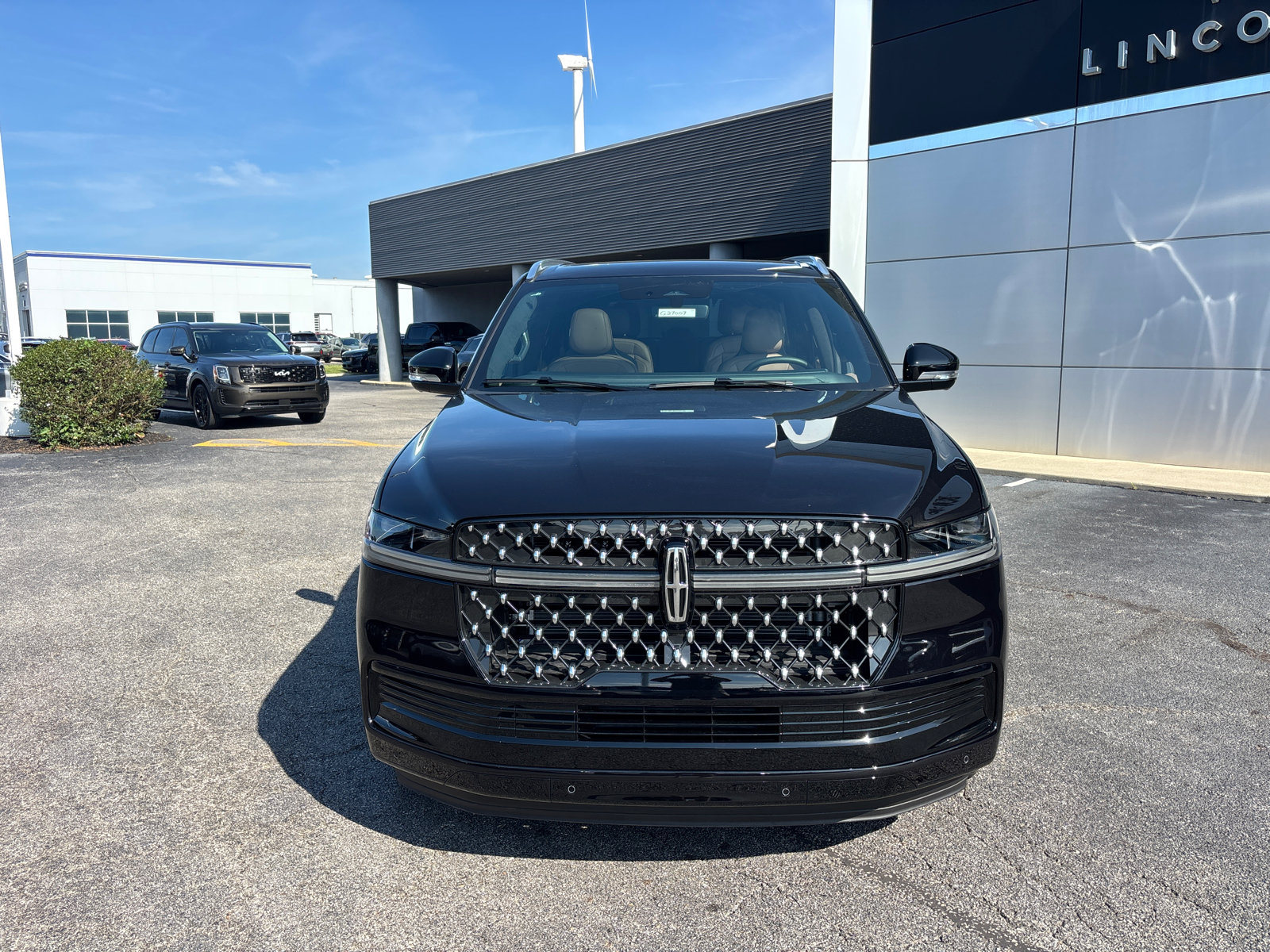 New 2027 Lincoln Navigator Black Label AWD/4WD image 2