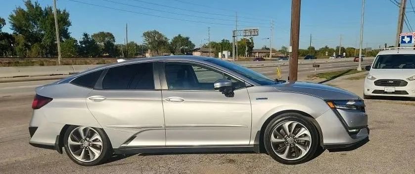 Used 2018 Honda Clarity Touring image 5