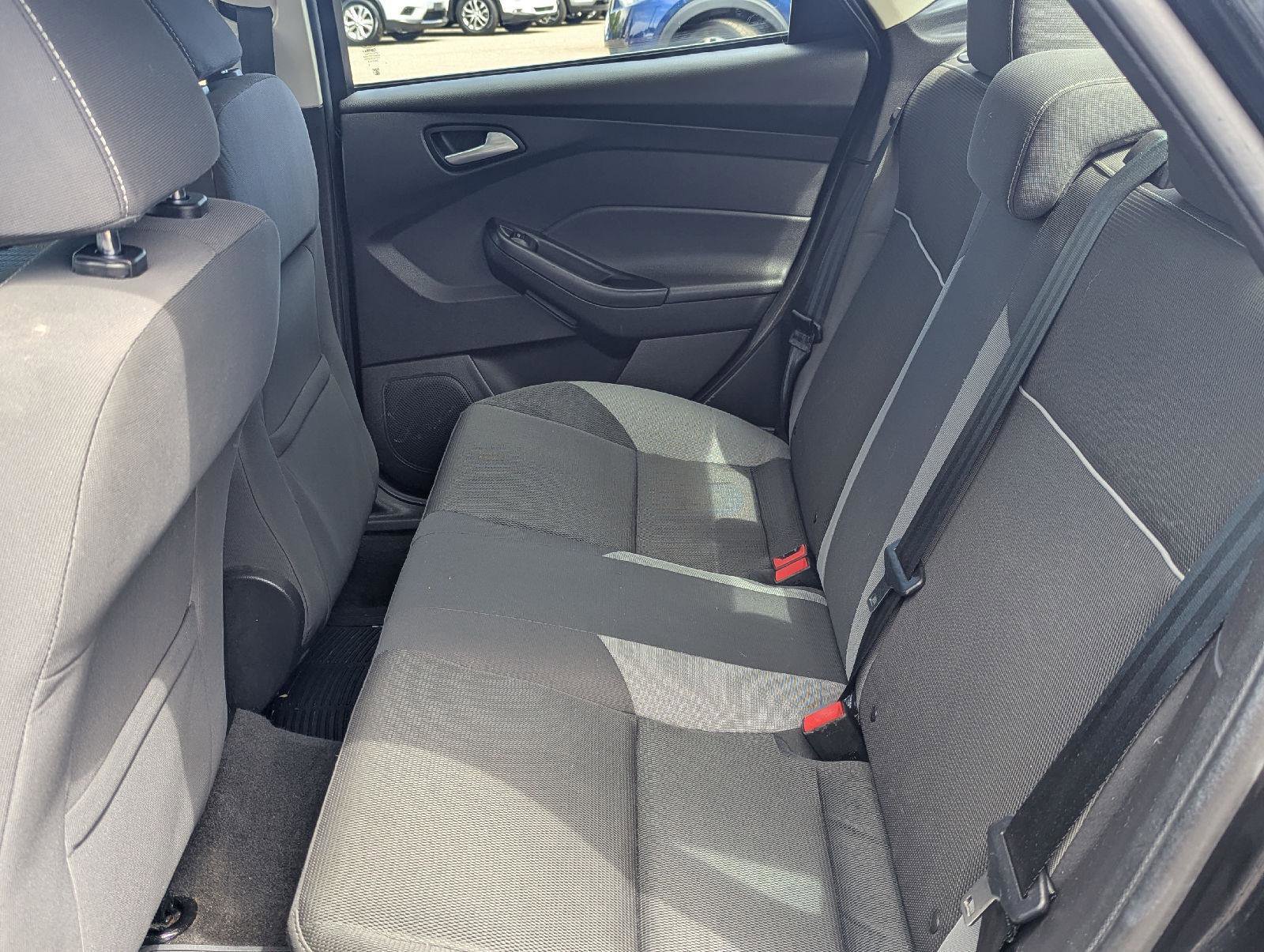 Used 2013 Ford Focus SE FWD image 23