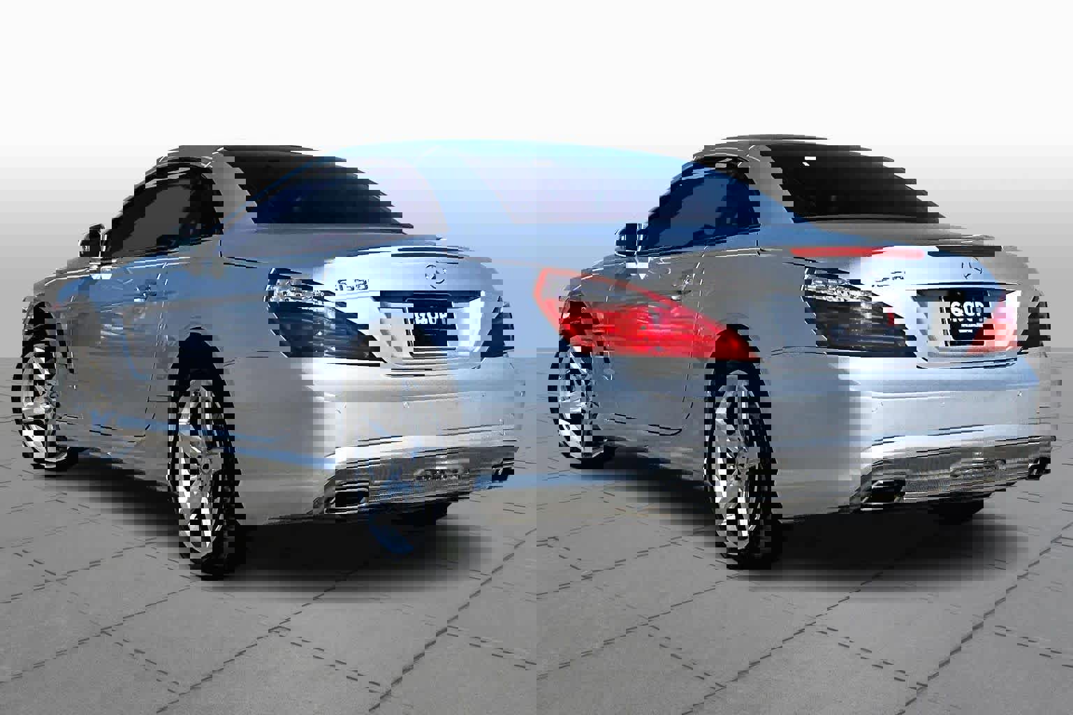 Used 2016 Mercedes-Benz SL 550 image 9