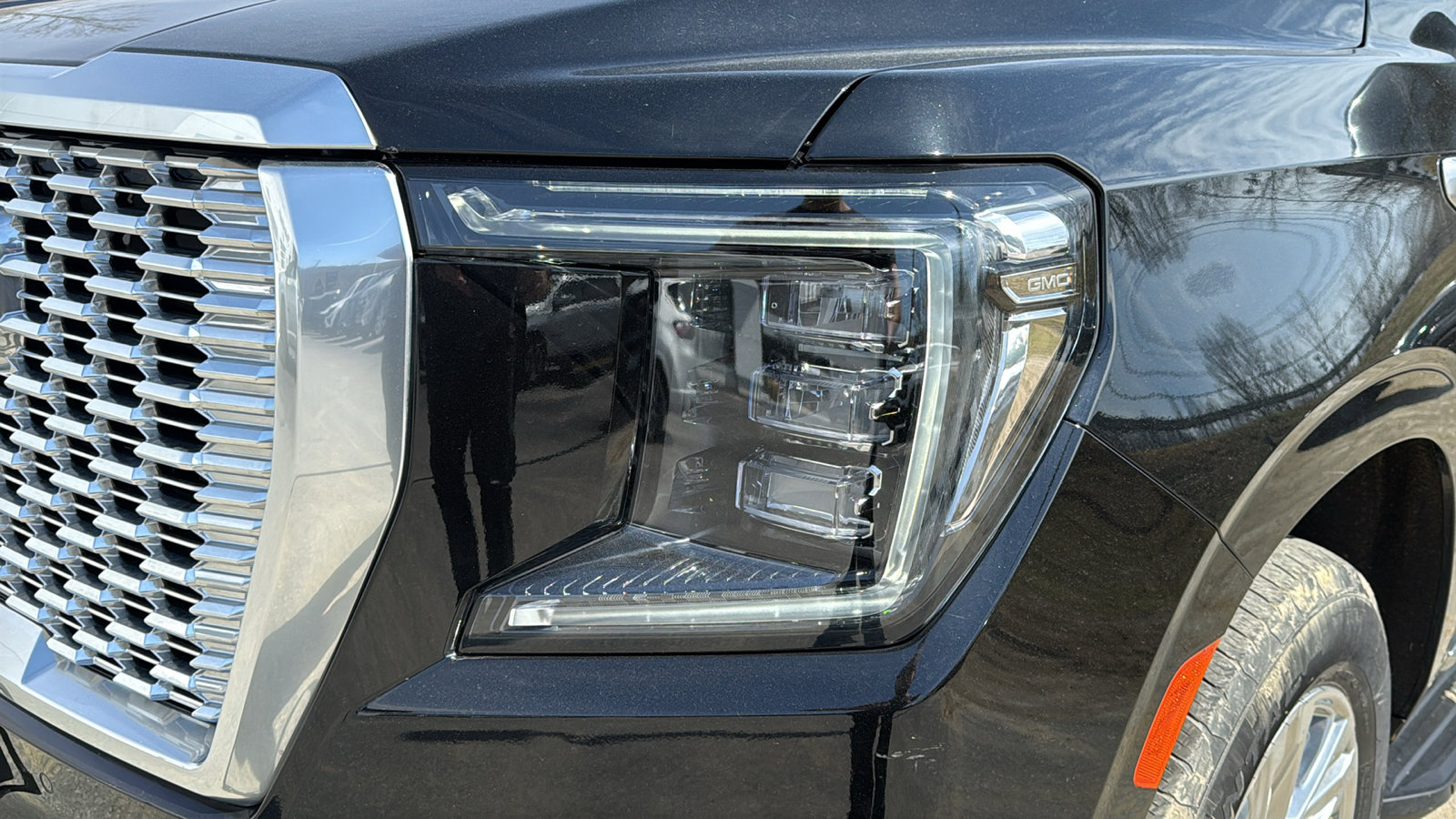 Used 2024 GMC Yukon Denali AWD/4WD image 9