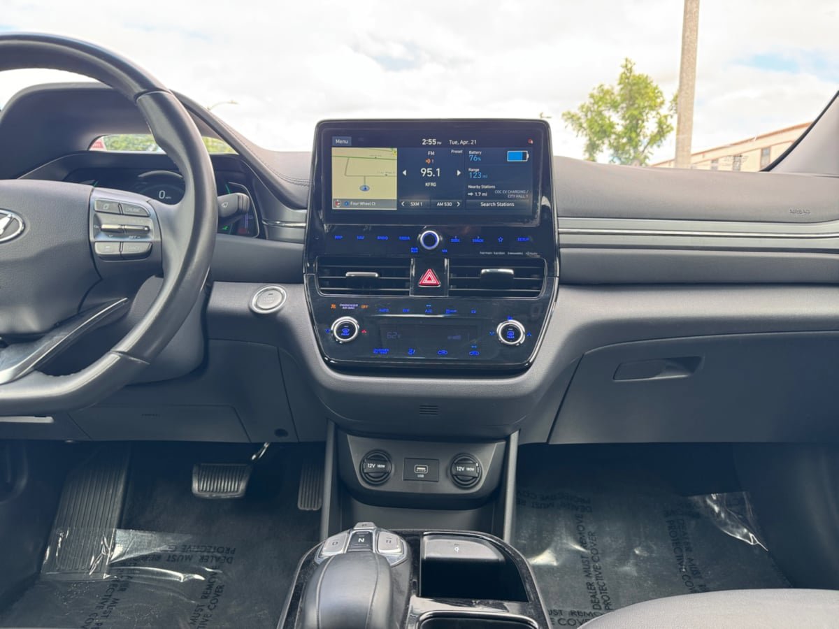 Used 2020 Hyundai Ioniq Limited FWD image 15