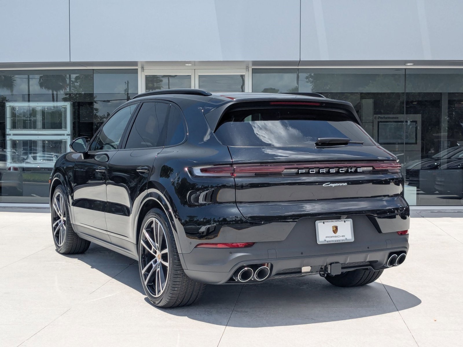New 2025 Porsche Cayenne image 3