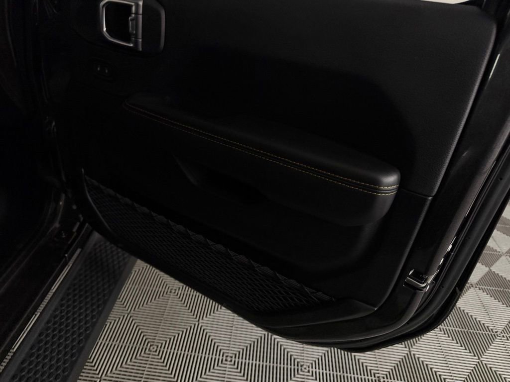 Used 2025 Jeep Wrangler Unlimited Sahara image 28