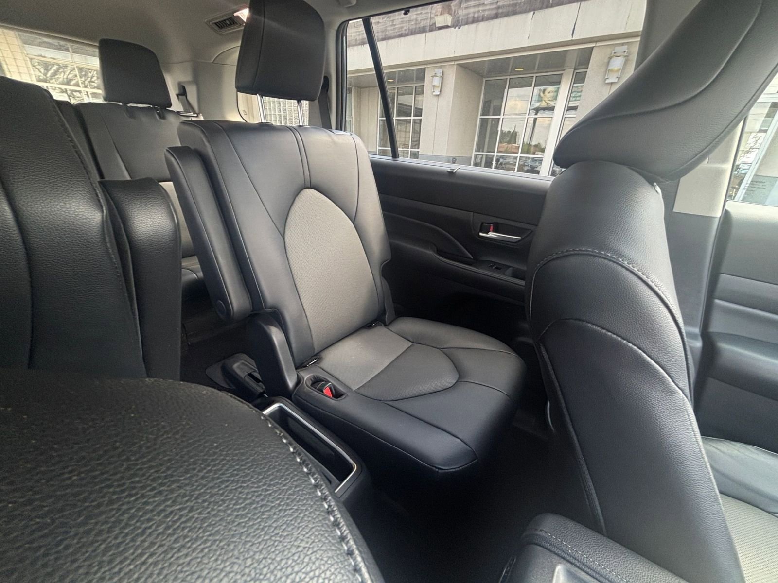 Used 2025 Toyota Grand Highlander FWD image 38