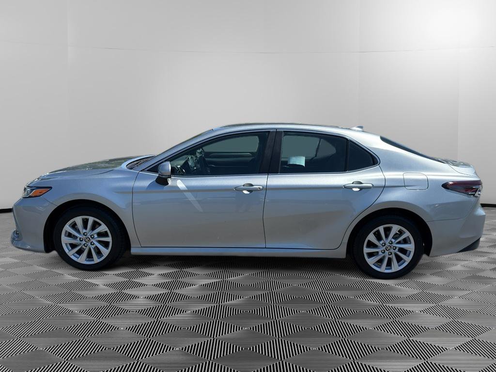 Used 2024 Toyota Camry LE image 4