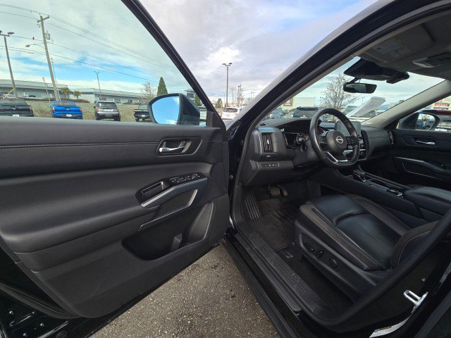 Used 2024 Nissan Pathfinder SL w/ SL Premium Package image 23