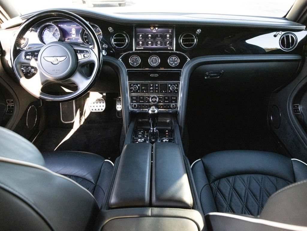 Used 2020 Bentley Mulsanne RWD image 2