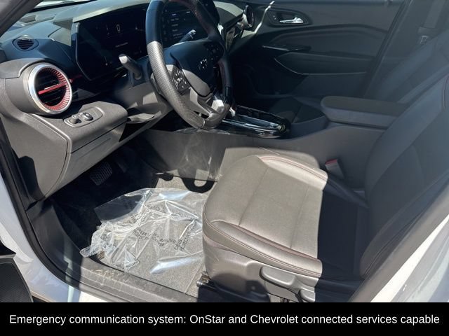 Used 2024 Chevrolet Trax RS w/ Sunroof Package FWD image 17